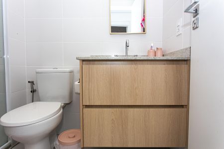 Apartamento à venda com 65m², 2 quartos e 1 vagaBanheiro Social