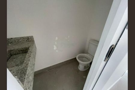 Casa à venda com 3 quartos, 185m² em Vila Carrão, São Paulo