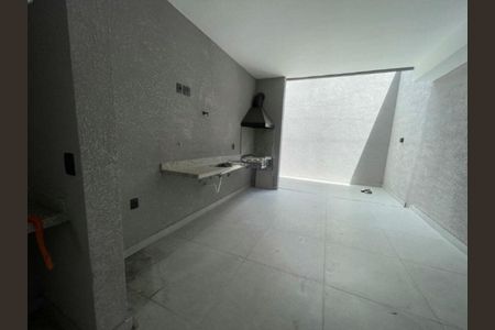Casa à venda com 3 quartos, 185m² em Vila Carrão, São Paulo