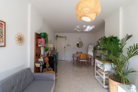 Apartamento para alugar com 83m², 3 quartos e 1 vaga Apartamento para alugar com 83m², 3 quartos e 1 vagaSalas