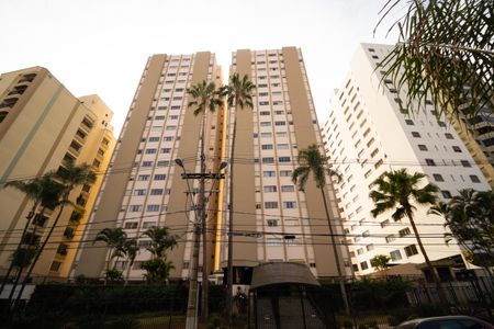 Apartamento para alugar com 83m², 3 quartos e 1 vaga Apartamento para alugar com 83m², 3 quartos e 1 vagaFachada
