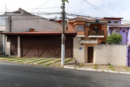 Casa para alugar com 160m², 2 quartos e 2 vagas Casa para alugar com 160m², 2 quartos e 2 vagasFachada + plaquinha