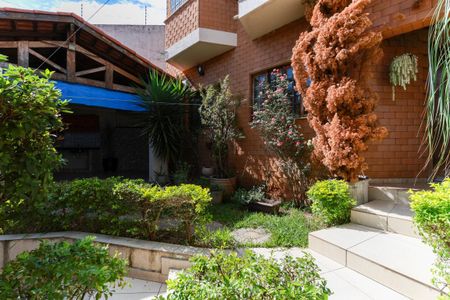 Casa para alugar com 160m², 2 quartos e 2 vagas Casa para alugar com 160m², 2 quartos e 2 vagasJardim/Entrada