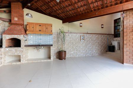 Casa para alugar com 160m², 2 quartos e 2 vagas Casa para alugar com 160m², 2 quartos e 2 vagasÁrea de lazer/Garagem