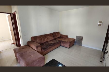 Sala de apartamento para alugar com 2 quartos, 51m² em Parque Sao Francisco, Ferraz de Vasconcelos