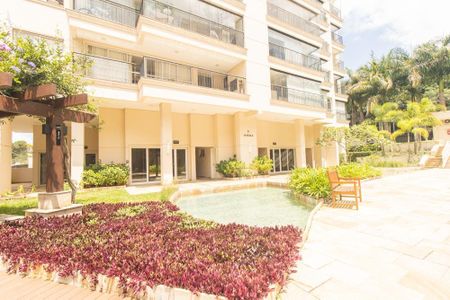 Apartamento para alugar com 164m², 3 quartos e 3 vagas Apartamento para alugar com 164m², 3 quartos e 3 vagasÁrea externa