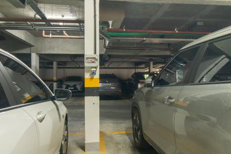 Apartamento para alugar com 164m², 3 quartos e 3 vagas Apartamento para alugar com 164m², 3 quartos e 3 vagasCarregador