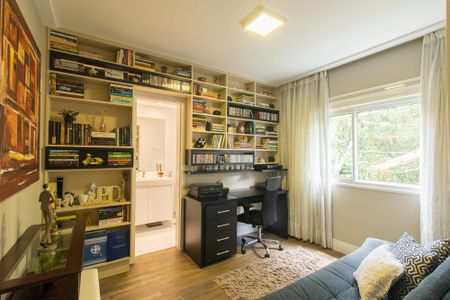 Apartamento para alugar com 164m², 3 quartos e 3 vagas Apartamento para alugar com 164m², 3 quartos e 3 vagasEscritório