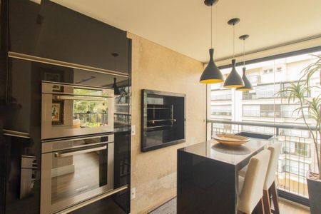 Apartamento para alugar com 164m², 3 quartos e 3 vagas Apartamento para alugar com 164m², 3 quartos e 3 vagasCozinha