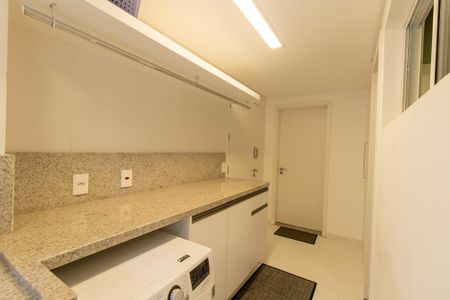 Apartamento para alugar com 164m², 3 quartos e 3 vagas Apartamento para alugar com 164m², 3 quartos e 3 vagasÁrea de Serviço