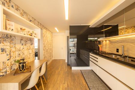 Apartamento para alugar com 164m², 3 quartos e 3 vagas Apartamento para alugar com 164m², 3 quartos e 3 vagasCozinha