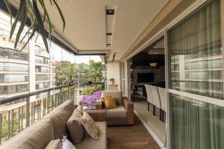 Apartamento para alugar com 164m², 3 quartos e 3 vagas Apartamento para alugar com 164m², 3 quartos e 3 vagasVaranda gourmet