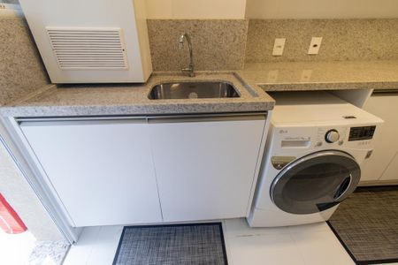 Apartamento para alugar com 164m², 3 quartos e 3 vagas Apartamento para alugar com 164m², 3 quartos e 3 vagasÁrea de Serviço