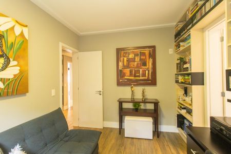 Apartamento para alugar com 164m², 3 quartos e 3 vagas Apartamento para alugar com 164m², 3 quartos e 3 vagasEscritório