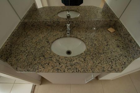 Apartamento para alugar com 63m², 2 quartos e 1 vagaBanheiro 