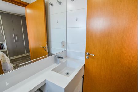 Apartamento à venda com 97m², 3 quartos e 2 vagas Apartamento à venda com 97m², 3 quartos e 2 vagasBanheiro da Suíte