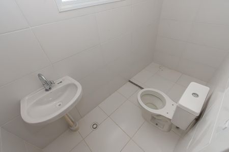 Banheiro da Suíte  de apartamento para alugar com 2 quartos, 53m² em Jardim Basilicata, Sumaré