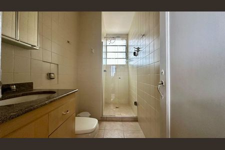 Banheiro  de apartamento para alugar com 1 quarto, 55m² em Funcionários, Belo Horizonte
