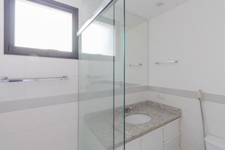Apartamento à venda com 82m², 1 quarto e 2 vagas Apartamento à venda com 82m², 1 quarto e 2 vagasBanheiro da Suíte 1
