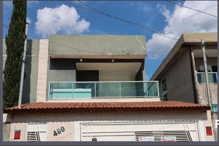Casa de condomínio para alugar com 198m², 4 quartos e 2 vagasFachada