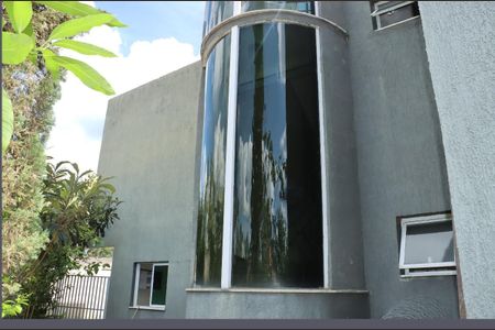 Casa de condomínio para alugar com 198m², 4 quartos e 2 vagasFachada