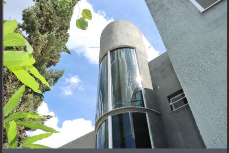 Casa de condomínio para alugar com 198m², 4 quartos e 2 vagasFachada