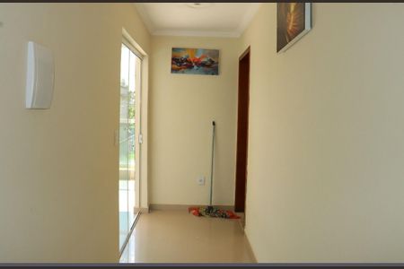 Casa de condomínio para alugar com 198m², 4 quartos e 2 vagasCorredor