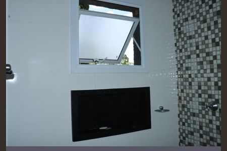 Casa de condomínio para alugar com 198m², 4 quartos e 2 vagasBanheiro