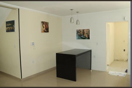 Casa de condomínio para alugar com 198m², 4 quartos e 2 vagasSala