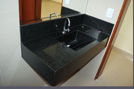 Casa de condomínio para alugar com 198m², 4 quartos e 2 vagasBanheiro