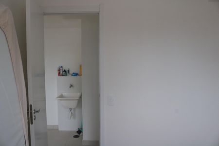 Quarto 1 de apartamento para alugar com 2 quartos, 34m² em Parque Industrial Tomas Edson, São Paulo