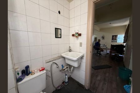 Banheiro social de apartamento para alugar com 1 quarto, 70m² em Santa Ifigênia, São Paulo