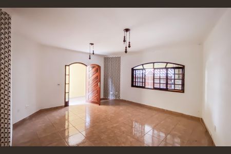 Casa para alugar com 240m², 3 quartos e 2 vagas