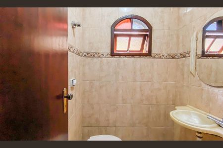 Casa para alugar com 3 quartos, 240m² em Vila Silvia, São Paulo