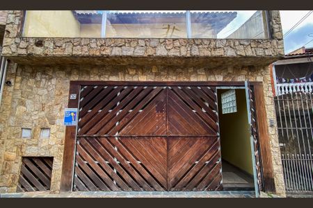 Casa para alugar com 240m², 3 quartos e 2 vagas