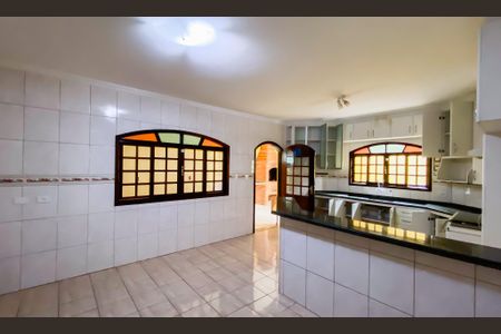 Casa para alugar com 240m², 3 quartos e 2 vagas