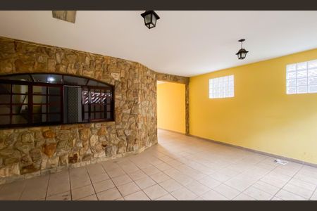 Casa para alugar com 240m², 3 quartos e 2 vagas