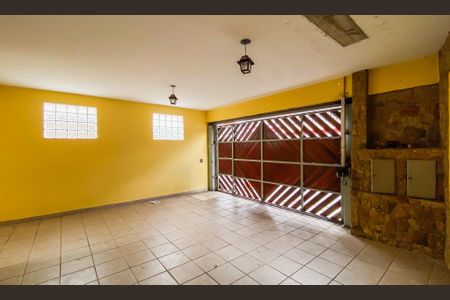 Casa para alugar com 240m², 3 quartos e 2 vagas