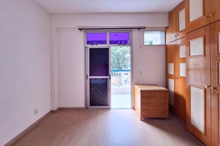 Apartamento à venda com 120m², 3 quartos e 2 vagasSuíte 1