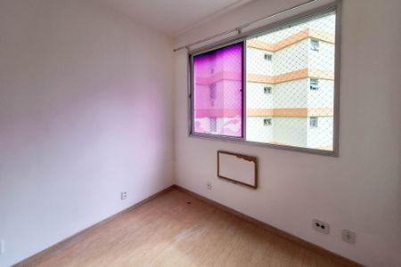 Apartamento à venda com 120m², 3 quartos e 2 vagasQuarto 2