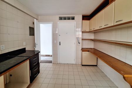 Apartamento à venda com 120m², 3 quartos e 2 vagasCozinha