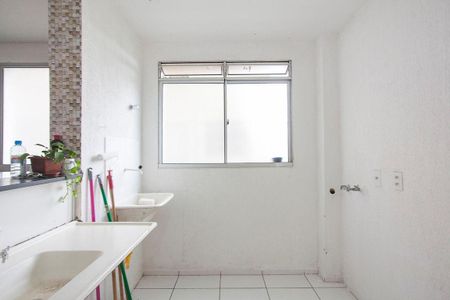 Cozinha de apartamento para alugar com 2 quartos, 44m² em Chácaras Tubalina e Quartel, Uberlândia