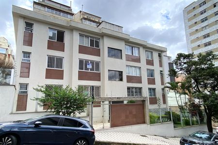 Apartamento para alugar com 110m², 3 quartos e 2 vagas Apartamento para alugar com 110m², 3 quartos e 2 vagasFachada