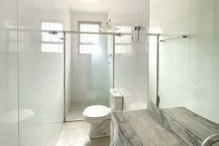 Banheiro da Suíte de apartamento para alugar com 3 quartos, 110m² em Cinquentenario, Belo Horizonte