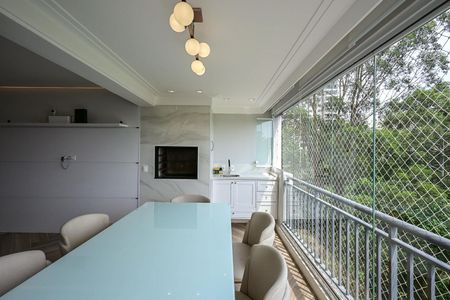 Apartamento para alugar com 127m², 4 quartos e 3 vagasVaranda