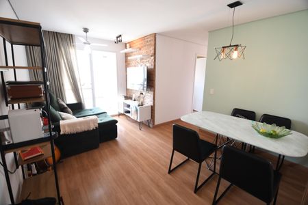 Sala de apartamento para alugar com 3 quartos, 77m² em Taquaral, Campinas