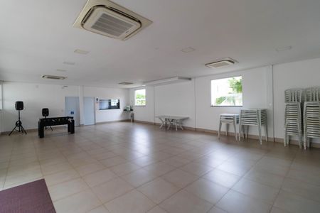 Apartamento para alugar com 62m², 2 quartos e 1 vagaÁrea comum - Salão de festas
