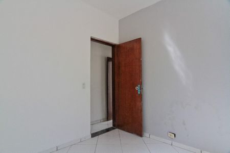 Quarto 1 de casa para alugar com 2 quartos, 80m² em Vila Santa Edwiges, São Paulo
