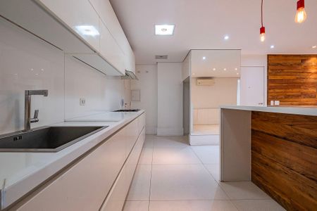 Sala/Cozinha de apartamento para alugar com 3 quartos, 87m² em Cerqueira César, São Paulo