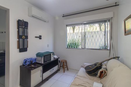 Sala de apartamento para alugar com 1 quarto, 50m² em Santo Antônio, Porto Alegre